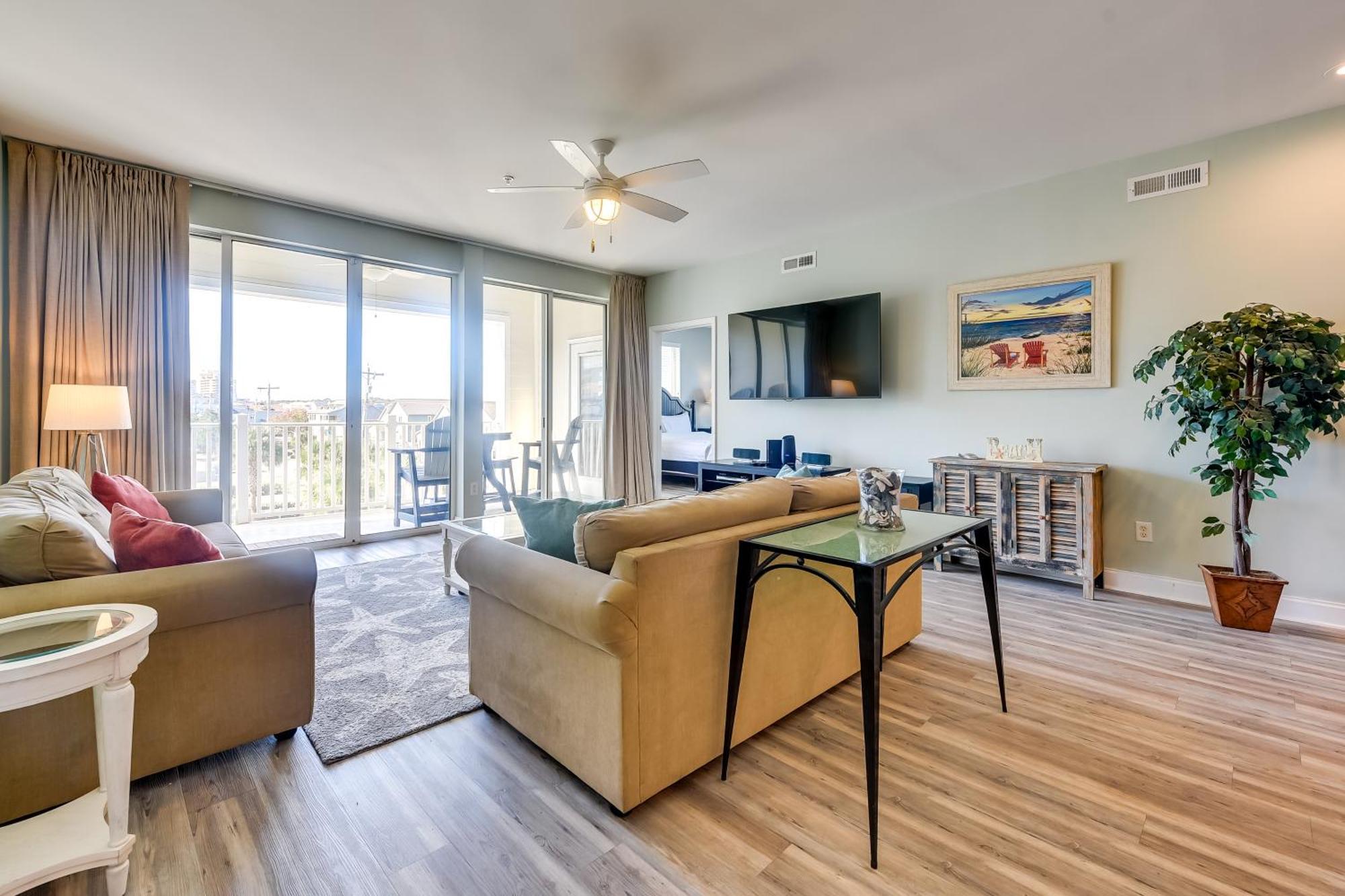 Roomy North Myrtle Beach Condo, Walk To Beach Exterior photo